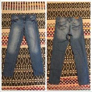 Aseopostle Skinny Jeans. Size 8-short
